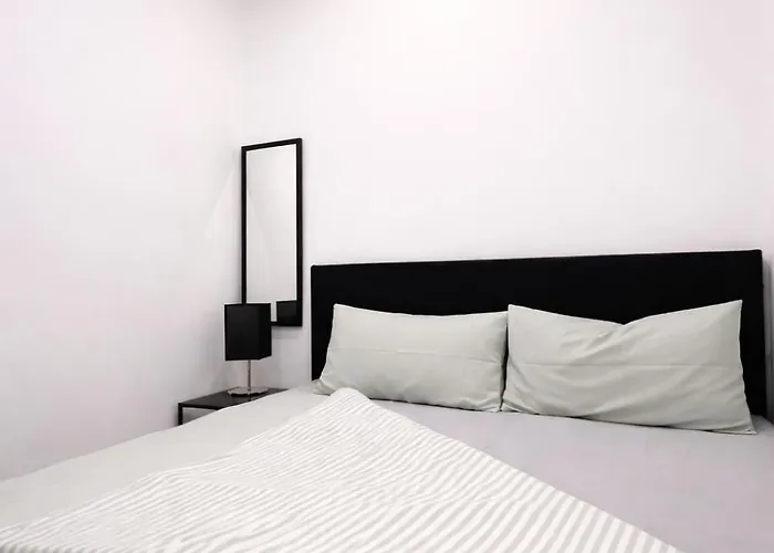 Daire Cozy 1br & Living For Long Akh Viyana